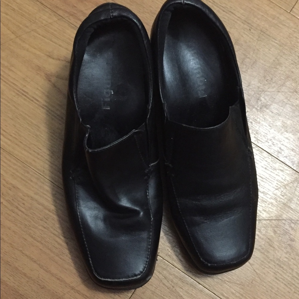 Black shoes